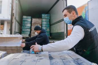 ​Москвичи собрали 500 тысяч предметов первой необходимости для беженцев из Донбасса