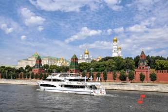​Новые прогулочные маршрут и регулярный речной транспорт пустили по Москве-реке