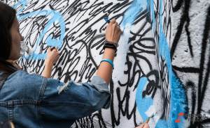 Юных жителей столицы научат рисовать граффити на ВДНХ