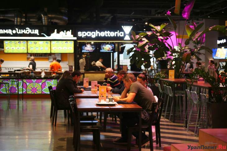 ​В Москве снизилась посещаемость ресторанов