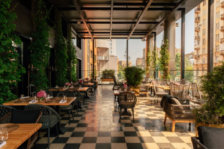 ​В Москве открылся двухэтажный ресторан в нью-йоркском стиле