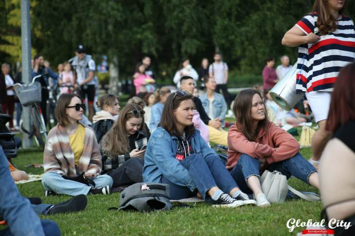 ​В московских парках открывается сезон летних кинотеатров