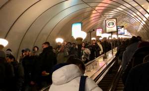 ​В метро Москвы начали устанавливать двойные двери