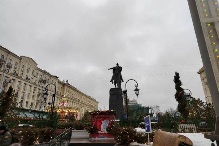 На Тверской площади открыли предновогоднюю ярмарку