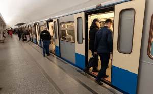 ​В московском метро открыли выставку о спектакле МХТ имени Чехова