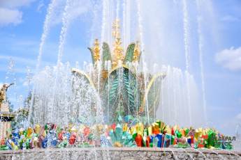 Первый фонтан запустили в Москве