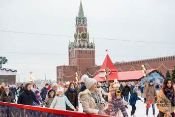 ​В Москве открыли центральные и районные катки