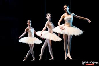 До конца августа в театре Москвы будут показывать одноактные балеты