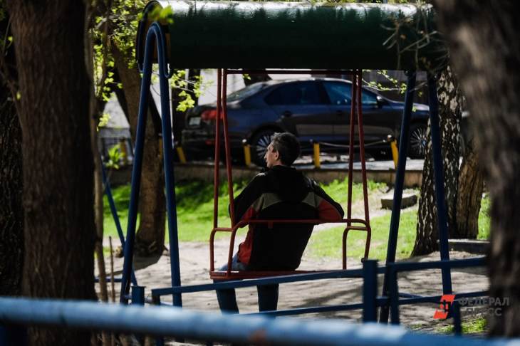 ​Качели для взрослых появились в еще одном парке Москвы