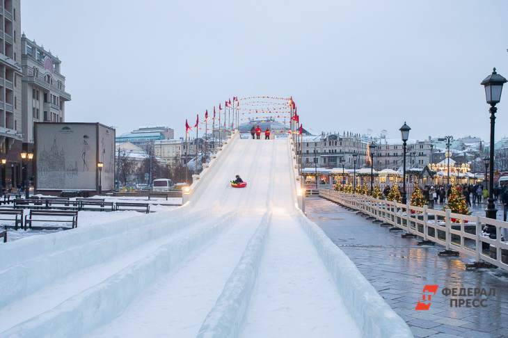 ​Фотовыставки о зимних видах спорта заработали под открытым небом в Москве