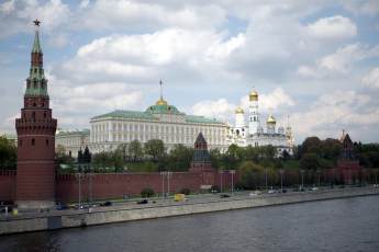 Парки и набережные Москвы начали готовить к весне
