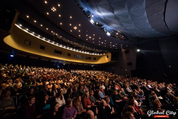 ​На спектакли Александринского театра в Москве придут более пяти тысяч зрителей