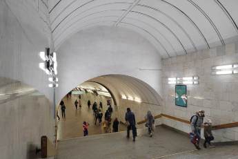 ​Станции БКЛ оформили по мотивам работ художников-авангардистов