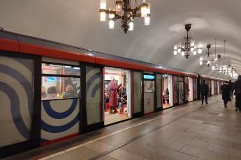​Поезда метро в Москве оформят символикой Кирова