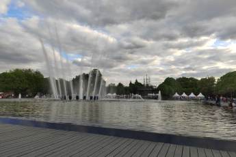 ​В Парке Горького восстановили мозаичный декор исторических вазонов