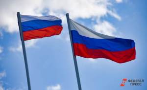 ​Более 2,5 тысяч российских флагов украсили Москву к 22 августа