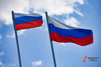 ​Более 2,5 тысяч российских флагов украсили Москву к 22 августа