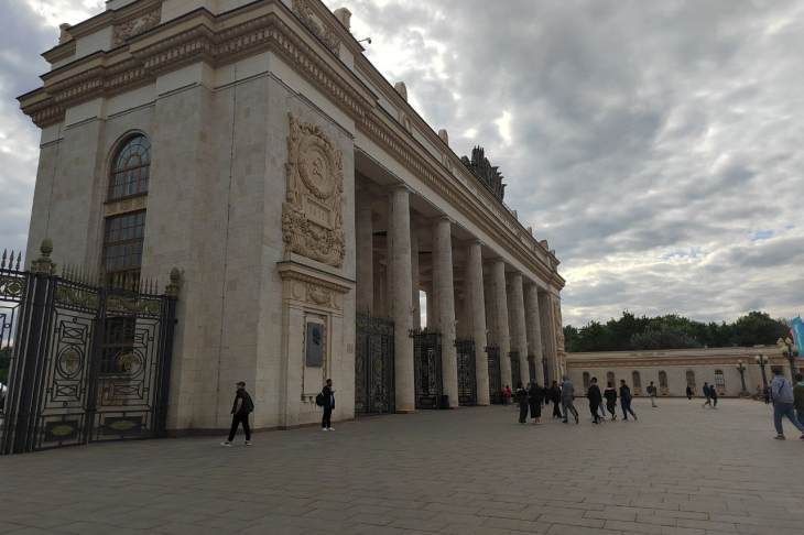 ​Территорию Парка Горького улучшат для пешеходов и пользователей электросамокатов