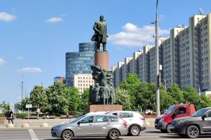 ​В Москве начали ремонт фасада и купола Театра сатиры