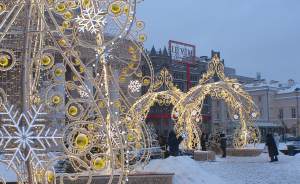 ​Волшебные огоньки и нарядные елки: новогодняя Москва
