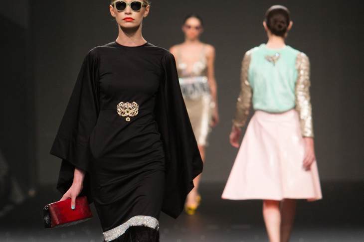 ​В Москве показали коллекцию платьев Валентина Юдашкина