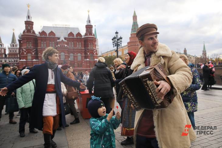 День народного единства в Москве: от бесплатных кинопоказов до исторической реконструкции